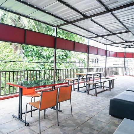 Reddoorz Plus Near Itc Cempaka Mas 2 Yakarta Exterior foto