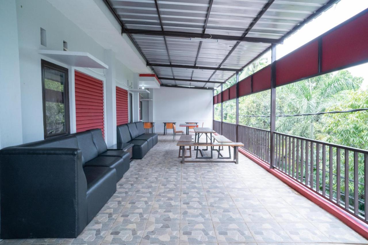Reddoorz Plus Near Itc Cempaka Mas 2 Yakarta Exterior foto