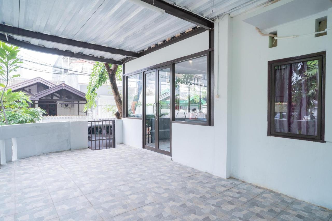 Reddoorz Plus Near Itc Cempaka Mas 2 Yakarta Exterior foto