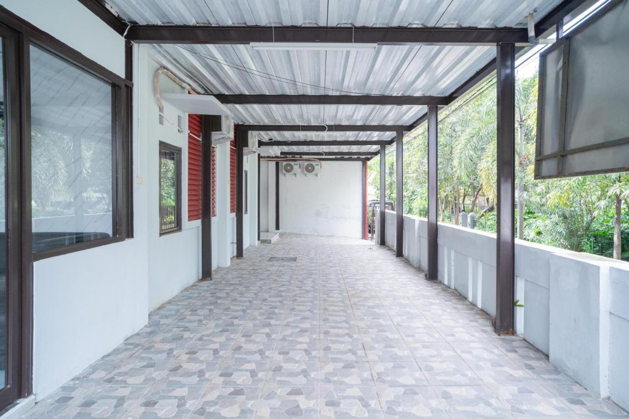 Reddoorz Plus Near Itc Cempaka Mas 2 Yakarta Exterior foto