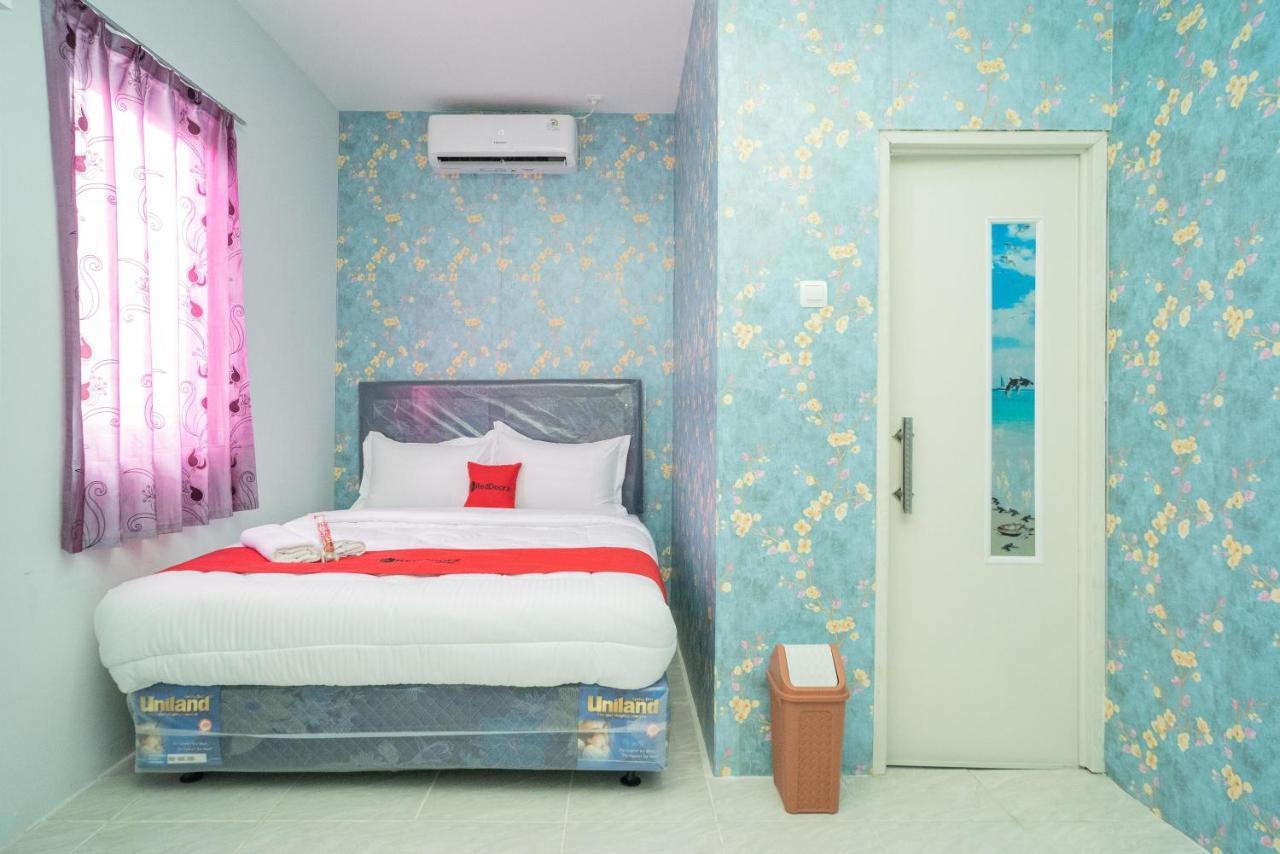 Reddoorz Plus Near Itc Cempaka Mas 2 Yakarta Exterior foto