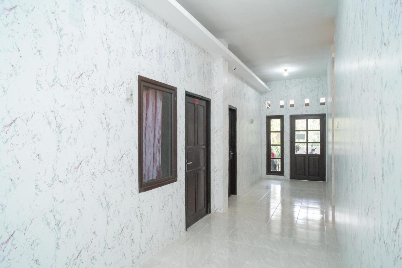 Reddoorz Plus Near Itc Cempaka Mas 2 Yakarta Exterior foto